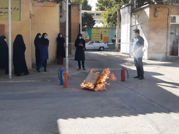 برگزاری دوره آموزشی اطفای حریق در پردیس شهید باهنر  3