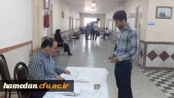 به طور میانگین، روزانه بین 150 تا 170 نفر از پذیرفته شدگان، مصاحبه تخصصی می شوند  3