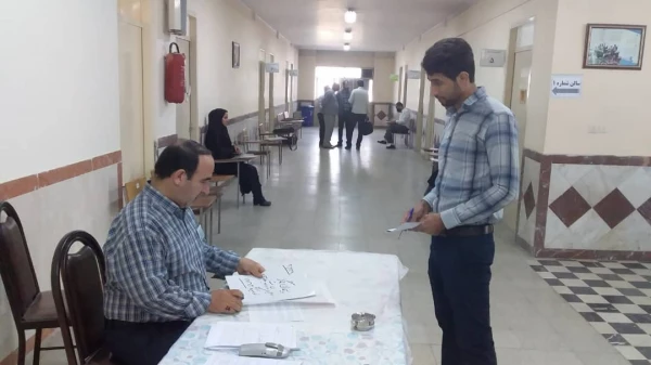 به طور میانگین، روزانه بین 150 تا 170 نفر از پذیرفته شدگان، مصاحبه تخصصی می شوند  3