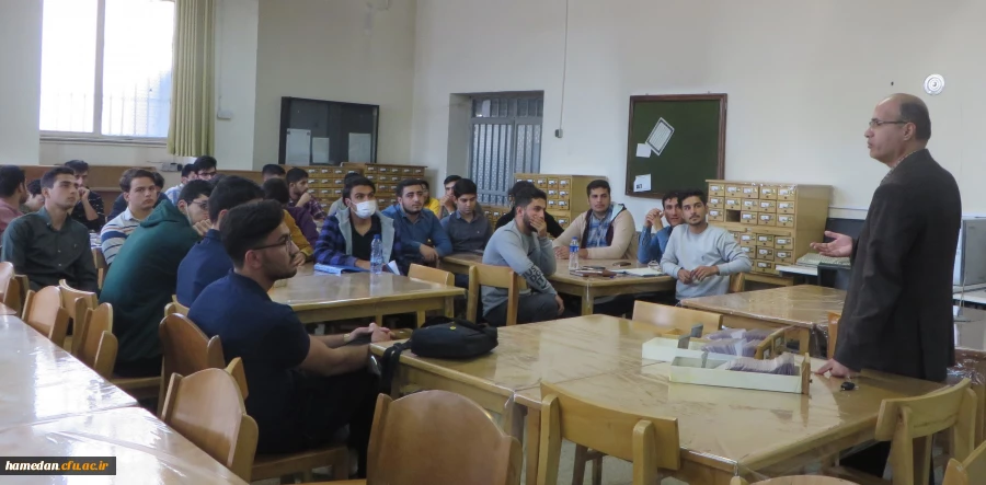 با برپایی سلسله جلسات آموزشی «کتابخانه من، کلاس من» با حضور اساتید مجرب 2