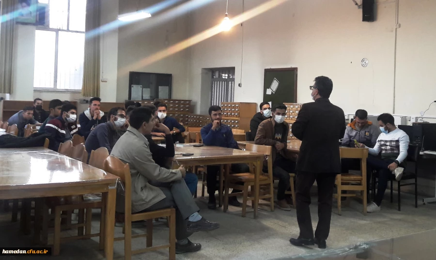 با برپایی سلسله جلسات آموزشی «کتابخانه من، کلاس من» با حضور اساتید مجرب 4