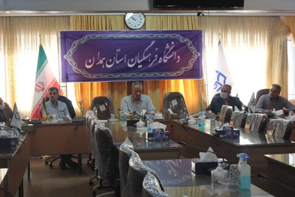 شورای صنفی بازوی توانمند و  پل ارتباطی میان مسئولین ودانشجو معلمان است

 2