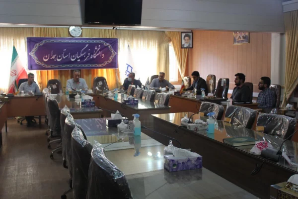 شورای صنفی بازوی توانمند و  پل ارتباطی میان مسئولین ودانشجو معلمان است

 3