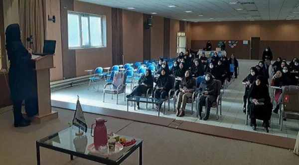  کارگاه آموزشی آشنایی با پایگاه های اطلاعاتی و شیوه های جستجو در منابع علمی 4