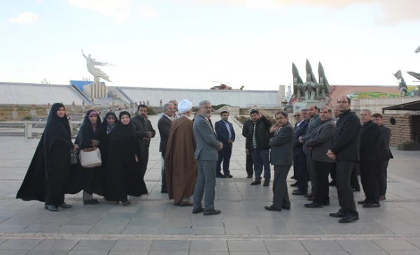 بازدید از باغ موزه دفاع مقدس همدان 5
