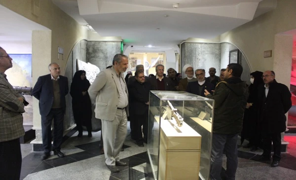 بازدید از باغ موزه دفاع مقدس همدان 11