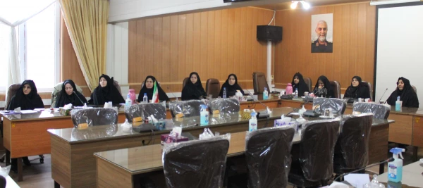 جلسه مدیریت با مسئولین و مدیران واحدهای مختلف پردیس های استان 4