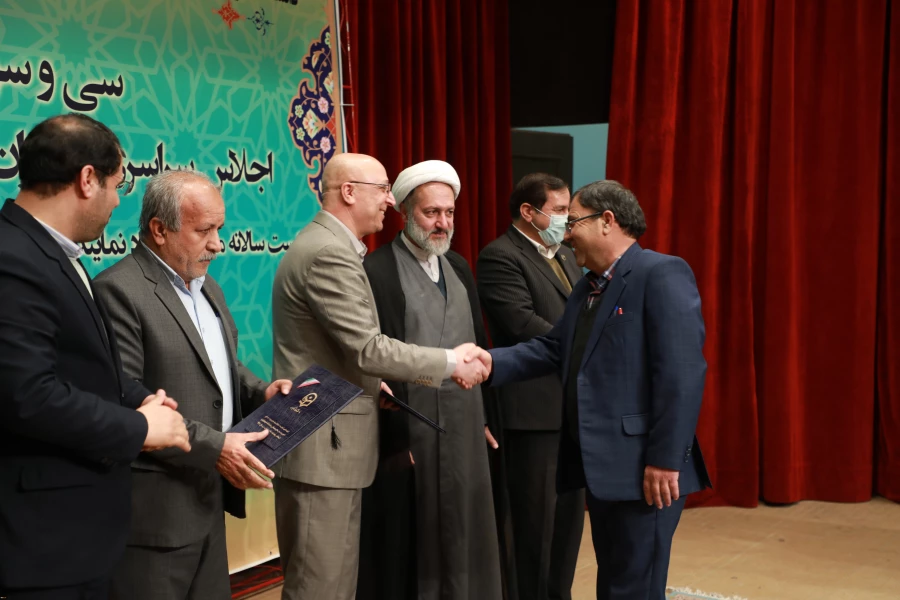 استان همدان با کسب رتبه دوم، جزء برگزیدگان رهنامه 40 ماده ای دانشگاه فرهنگیان معرفی شد
 3