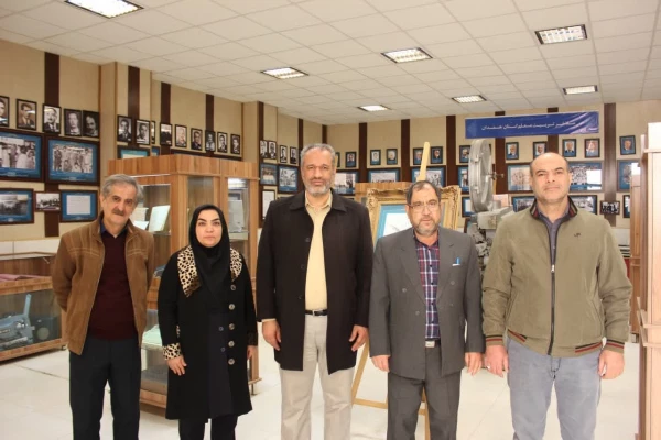 بازدید از موزه اسناد و مفاخر مراکز تربیت معلم استان همدان
 6