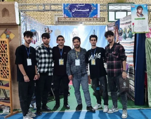 کسب مقام اول توسط دانشجو معلمان استان همدان (به صورت نمادین) در رشته منبت کاری در دومین جشنواره اقوام ویژه دانشگاه فرهنگیان استان بوشهر ۱۴۰۲ 10