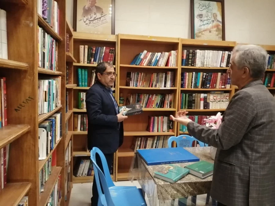 تقدیر از زحمات و تلاش های قشمی مسئول موزه اسناد و مراکز تربیت معلم استان همدان 3