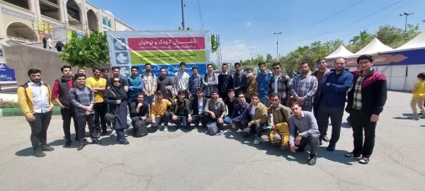 بازدید دانشجویی از نمایشگاه بین المللی کتاب تهران 4