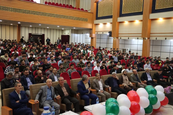 داننشجو معلمان باید جایگاه معلمی را قدر بدارند و از این که در آستانه ورود به کسوت معلمی هستند شاکر باشند 2