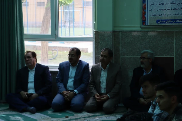 برگزاری کلاس هفتگی درس اخلاق در سیره معلمی در نمازخانه پردیس شهید مقصودی همدان 3