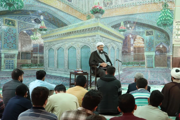 برگزاری کلاس هفتگی درس اخلاق در سیره معلمی در نمازخانه پردیس شهید مقصودی همدان 5