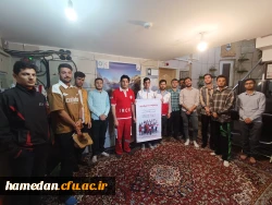 صعود جمعی از کارکنان و دانشجویان پردیس شهید مقصودی به ارتفاعات همدان