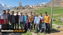 صعود جمعی از کارکنان و دانشجویان پردیس شهید مقصودی به ارتفاعات همدان