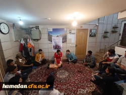 صعود جمعی از کارکنان و دانشجویان پردیس شهید مقصودی به ارتفاعات همدان