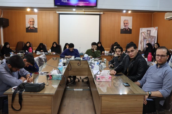 باید تلاش شود فردی شایسته و خدمت گذار برای جامعه انتخاب گردد 4