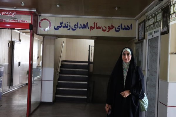 
حضور کارکنان دانشگاه در محل سازمان انتقال خون به مناسبت روز اهدای خون 11