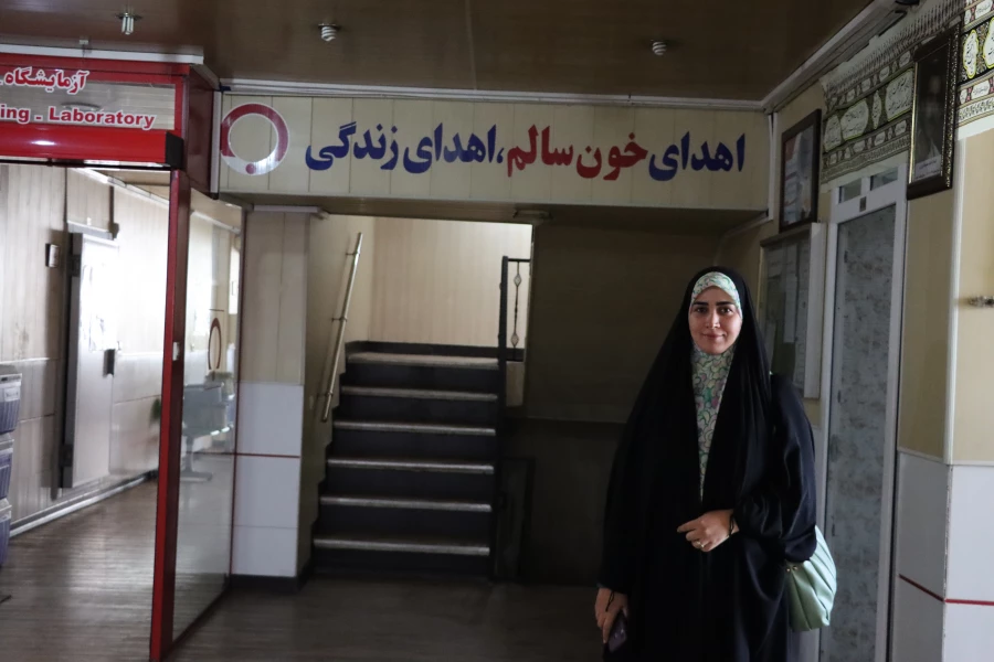 
حضور کارکنان دانشگاه در محل سازمان انتقال خون به مناسبت روز اهدای خون 11