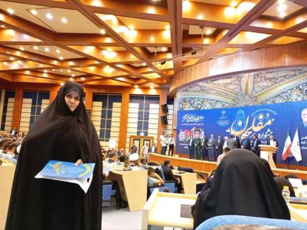 کسب عنوان کارمند نمونه استان در جشنواره مفلحون توسط کارکنان دانشگاه فرهنگیان 3