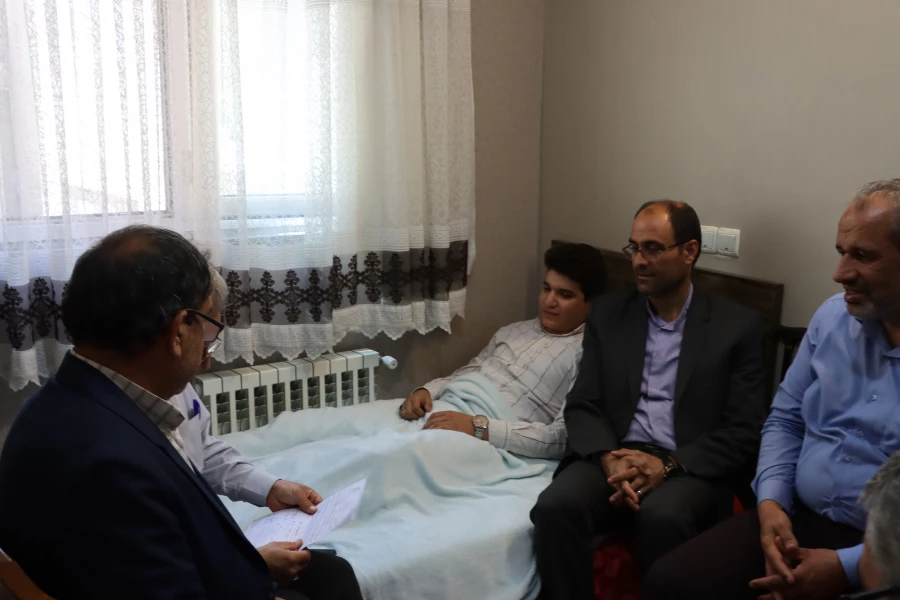 عیادت از دانشجوی جانباز دانشگاه فرهنگیان همدان 3