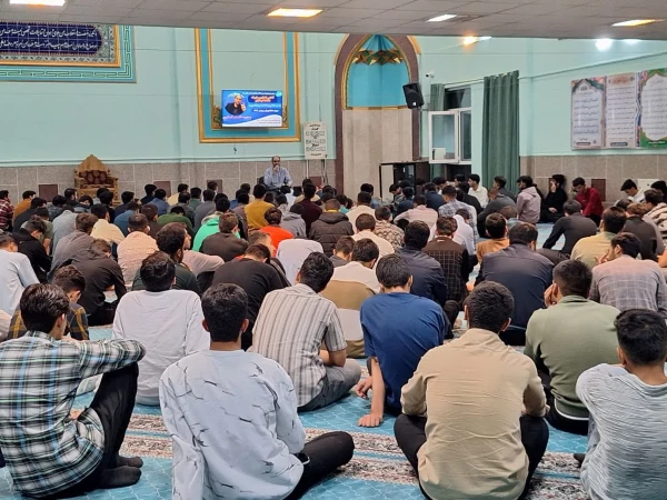 مدیر اداره حراست دانشگاه مقررات و قوانین دانشگاهی را تشریح نمود 6