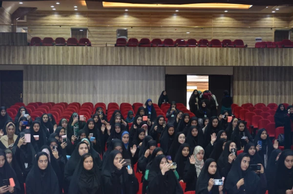 معلمی شغل نیست؛ معلمی سازنده ی روح و اندیشه ی جامعه است 7