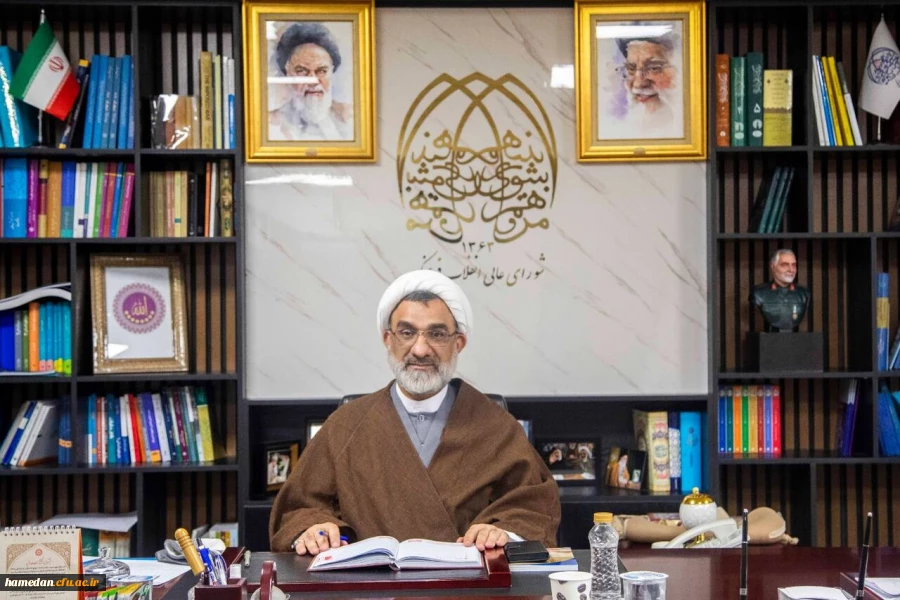 حکم ریاست سرپرست دانشگاه فرهنگیان همدان صادر شد 2